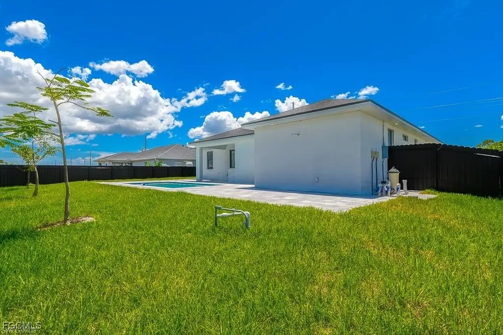 2109 El Dorado Boulevard N Cape Coral FL 33993