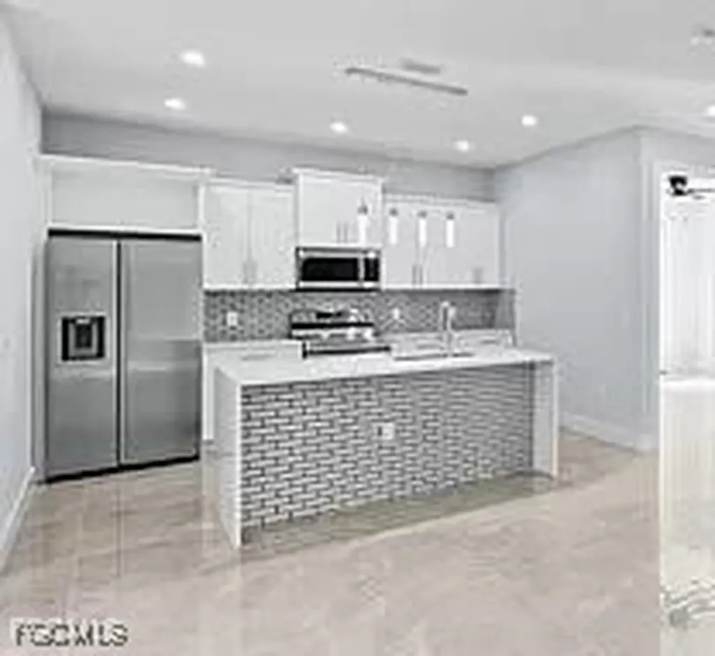 2109 El Dorado Boulevard N Cape Coral FL 33993