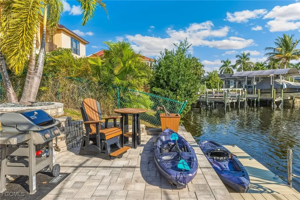 2602 Cape Coral Parkway W Cape Coral FL 33914