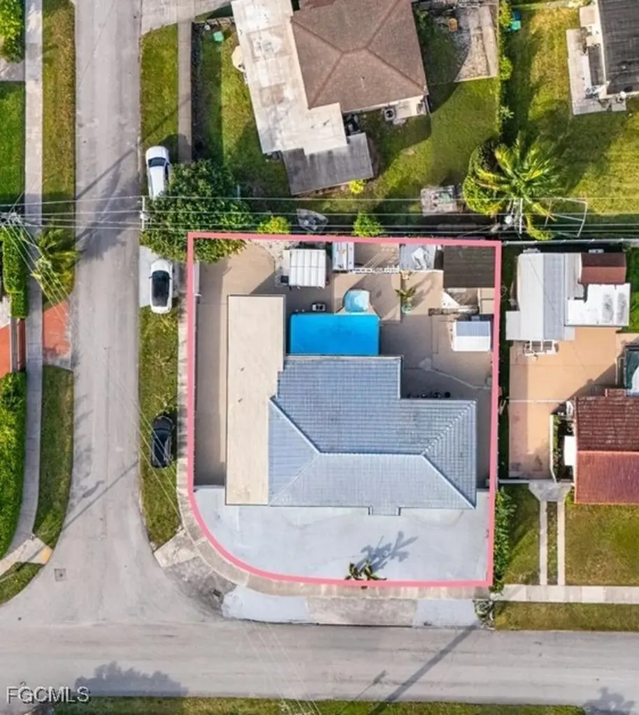 9365 SW 44th Street Miami FL 33165