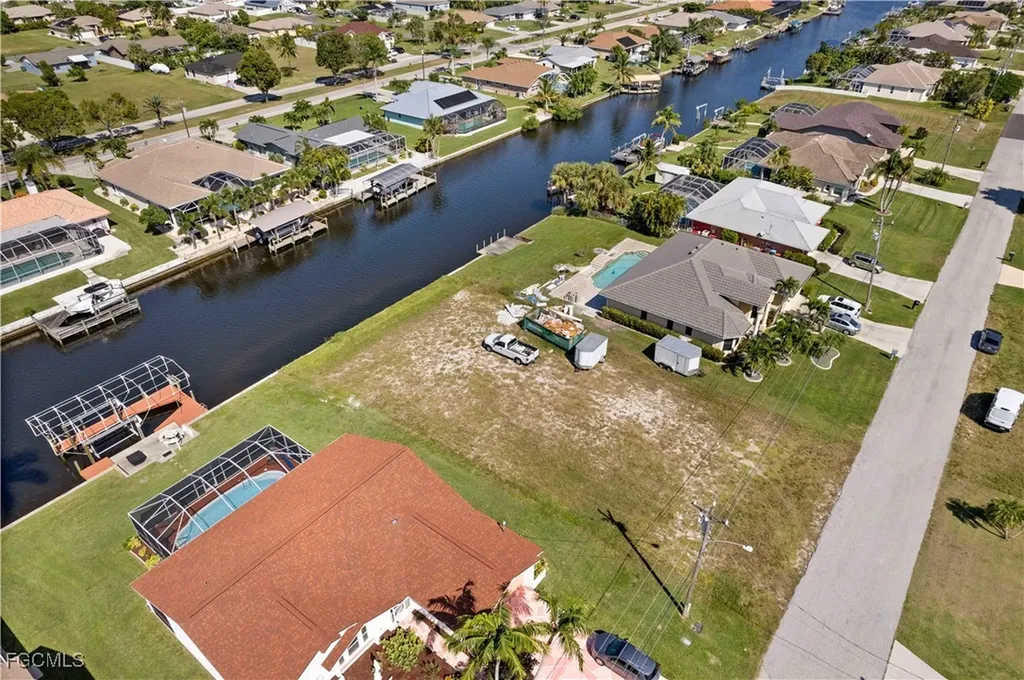 229 SE 28th Terrace Cape Coral FL 33904