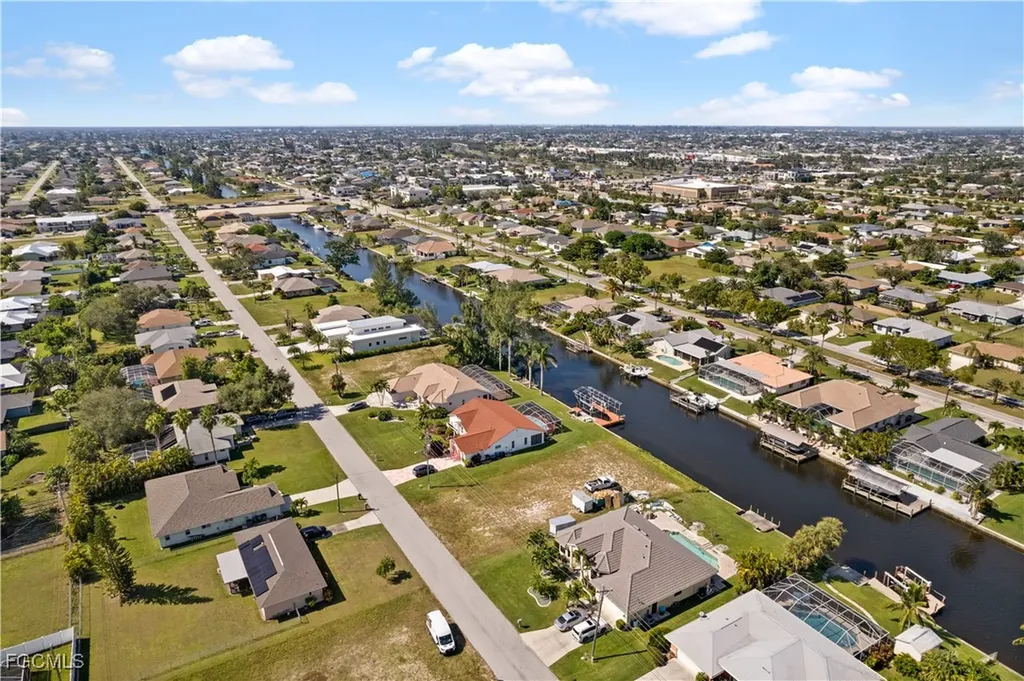 229 SE 28th Terrace Cape Coral FL 33904