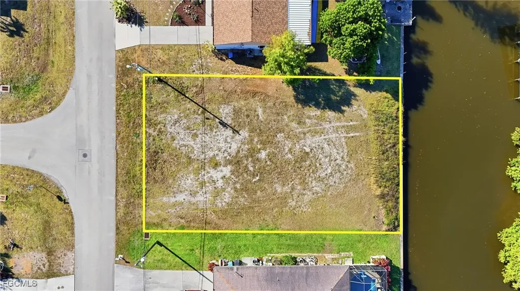 829 SW 40th Terrace Cape Coral FL 33914