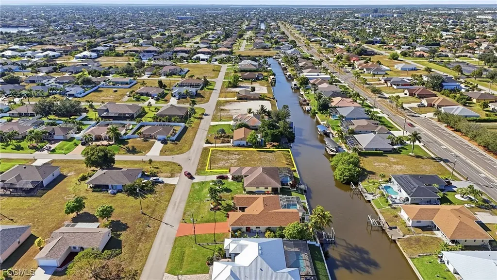 829 SW 40th Terrace Cape Coral FL 33914