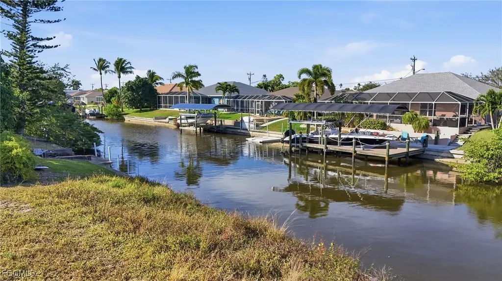 829 SW 40th Terrace Cape Coral FL 33914