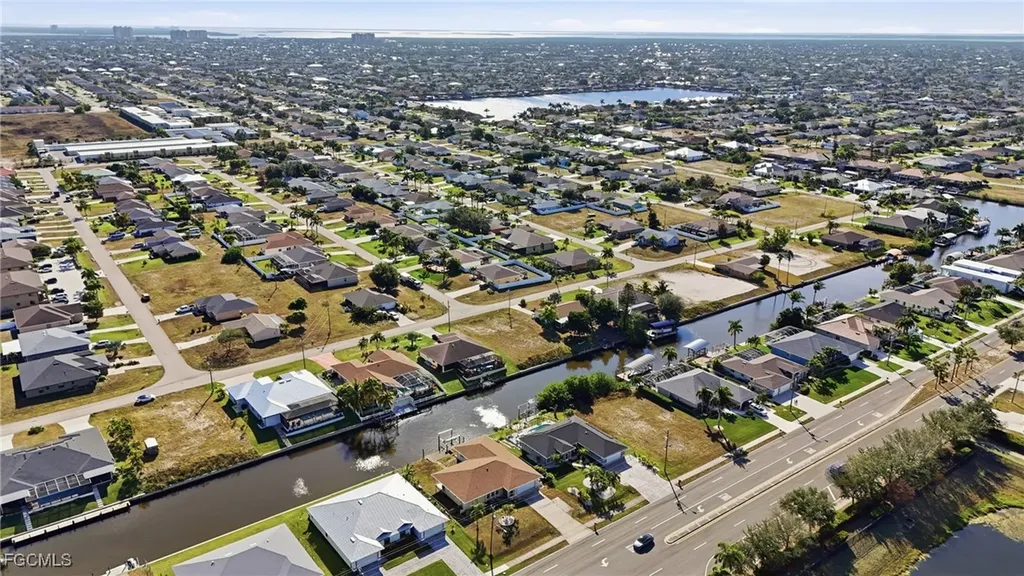 829 SW 40th Terrace Cape Coral FL 33914