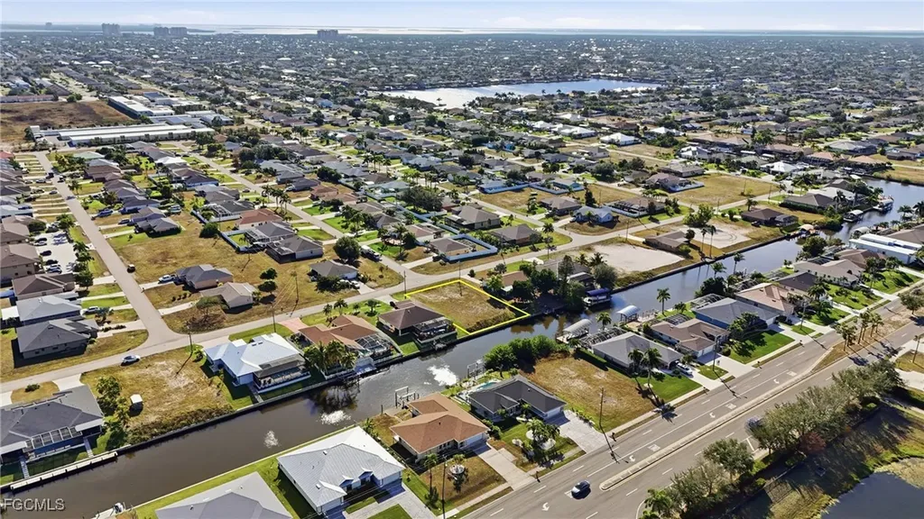 829 SW 40th Terrace Cape Coral FL 33914