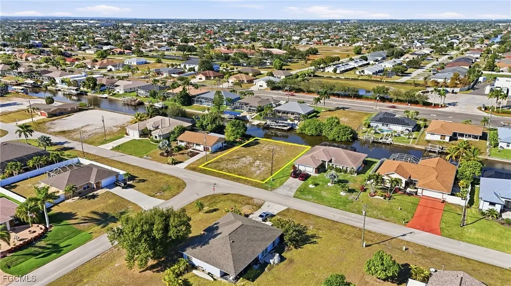 829 SW 40th Terrace Cape Coral FL 33914