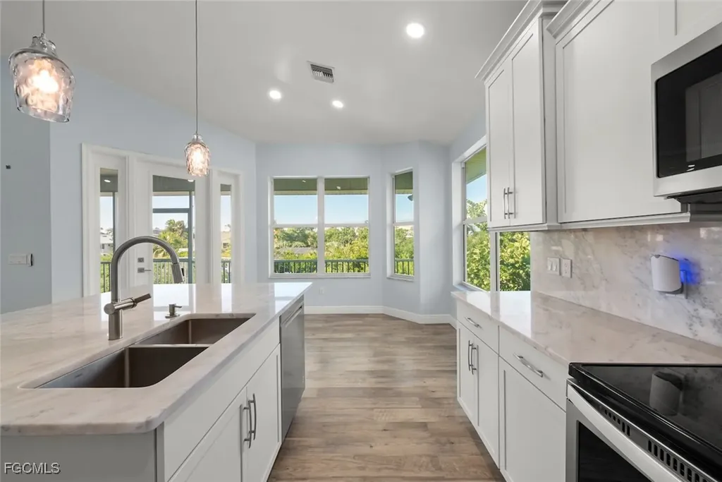2479 Harbour Lane Sanibel FL 33957
