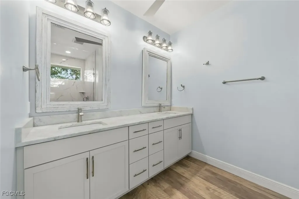 2479 Harbour Lane Sanibel FL 33957