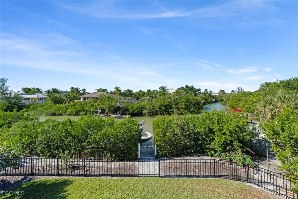 2479 Harbour Lane Sanibel FL 33957