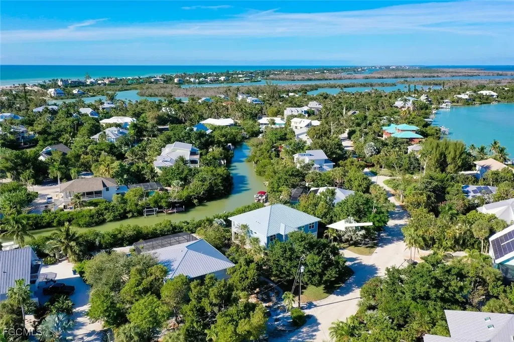 2479 Harbour Lane Sanibel FL 33957