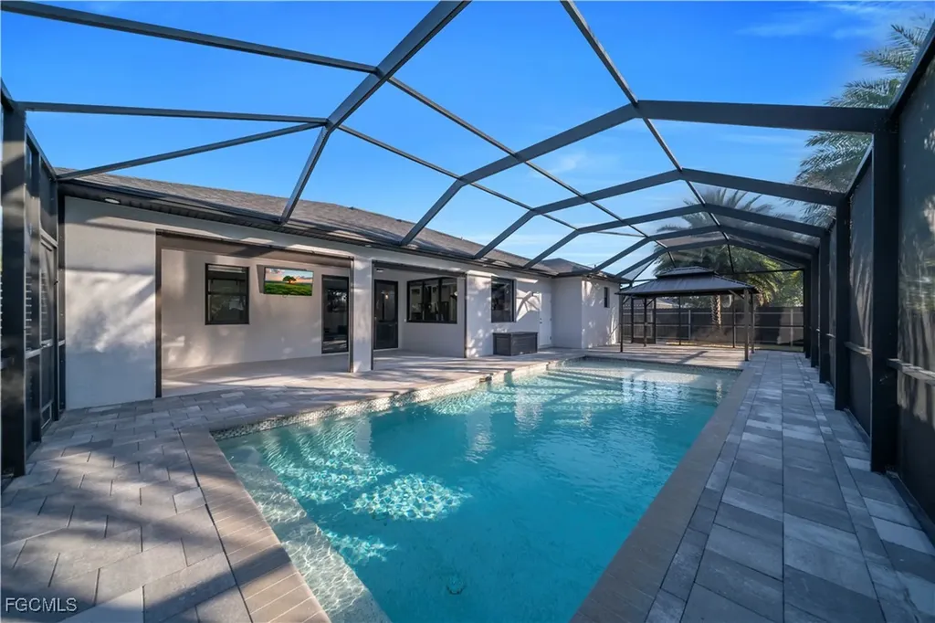 306 NW 3rd Place Cape Coral FL 33993