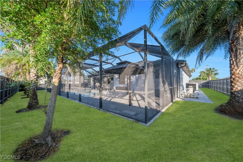 306 NW 3rd Place Cape Coral FL 33993