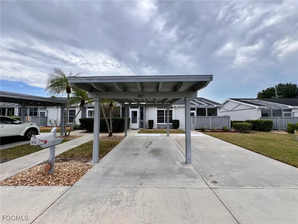 1316 Sandtrap Drive Fort Myers FL 33919