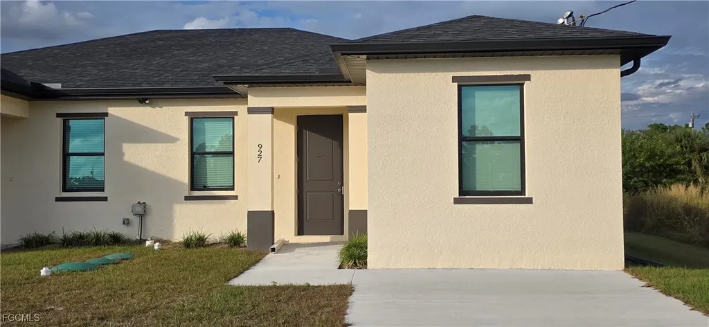 927 Chenault Street Lehigh Acres FL 33974