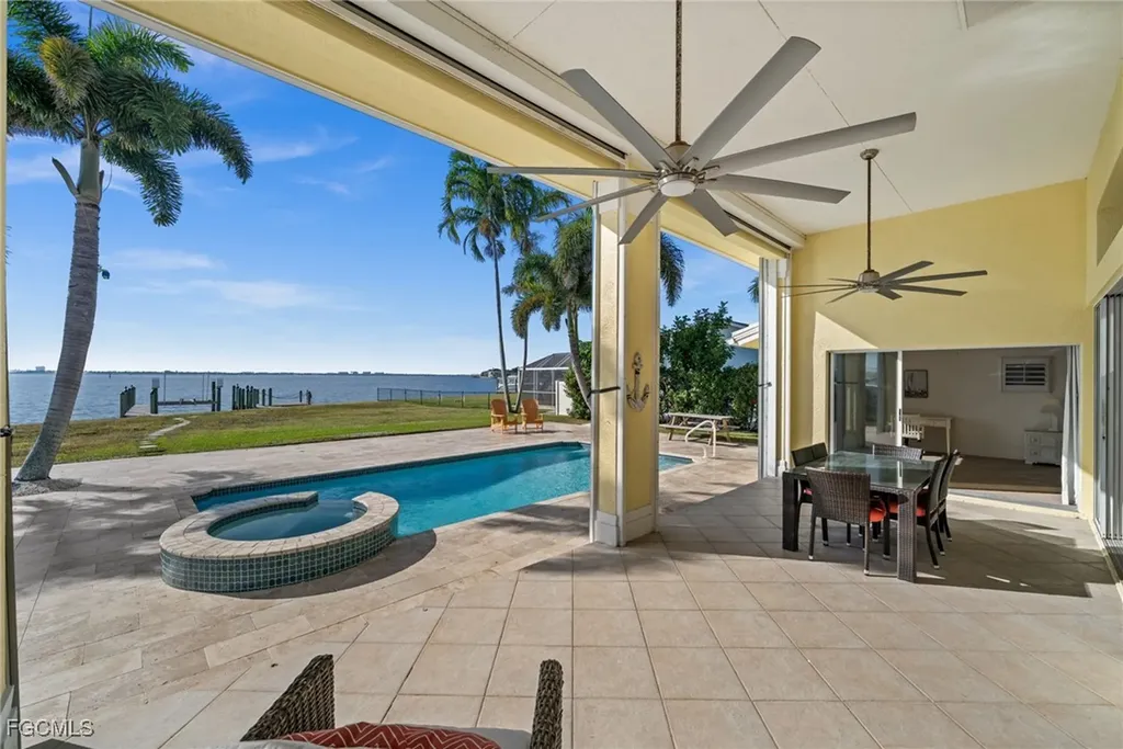 264 Bayshore Drive Cape Coral FL 33904