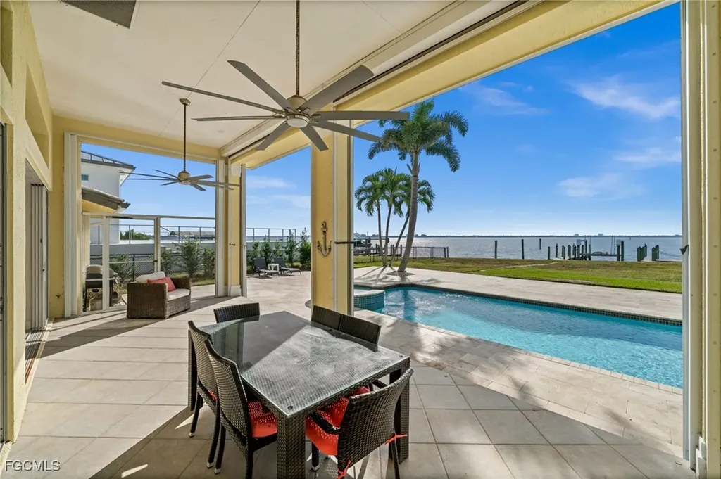264 Bayshore Drive Cape Coral FL 33904
