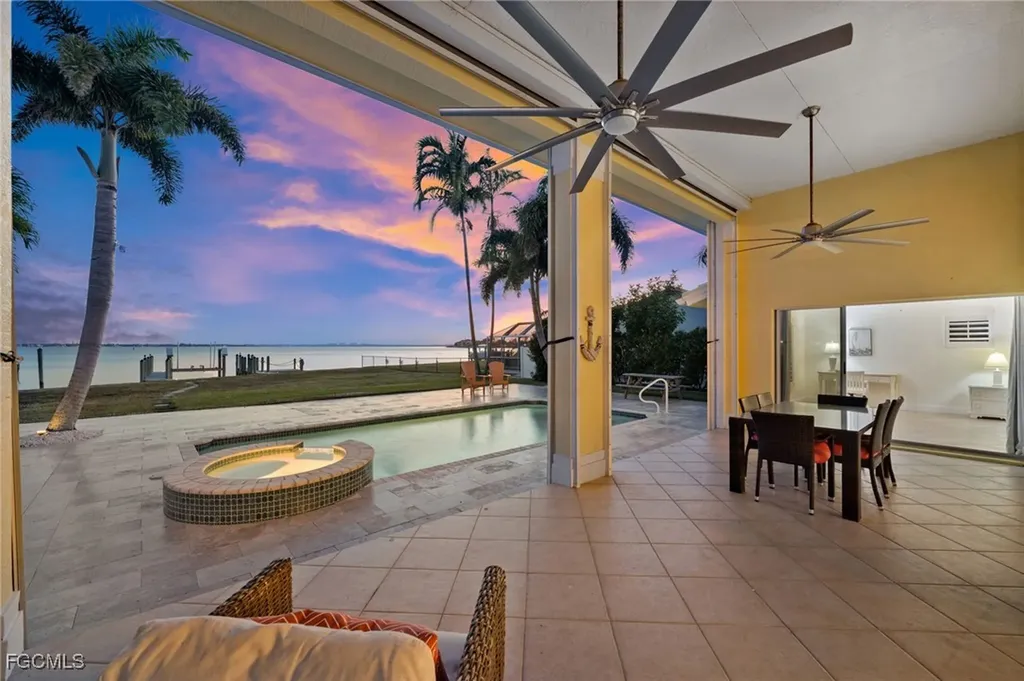 264 Bayshore Drive Cape Coral FL 33904