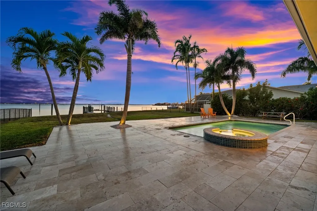264 Bayshore Drive Cape Coral FL 33904