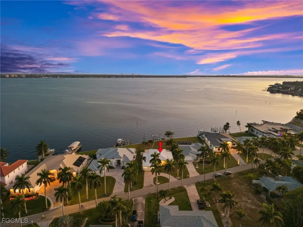 264 Bayshore Drive Cape Coral FL 33904