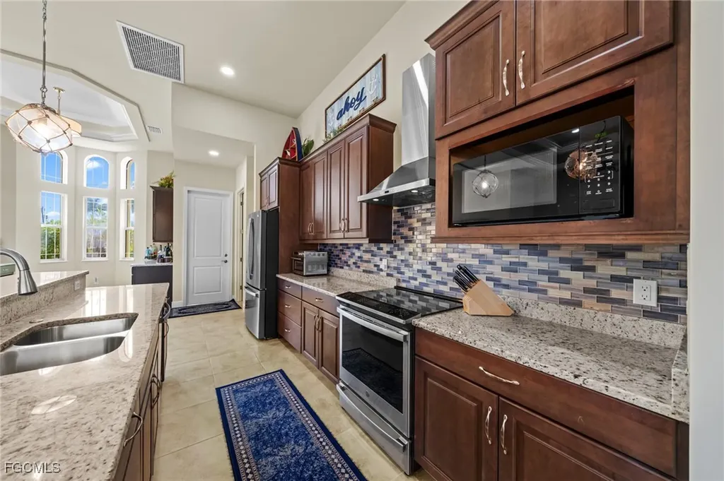 1515 SW 43rd Terrace Cape Coral FL 33914