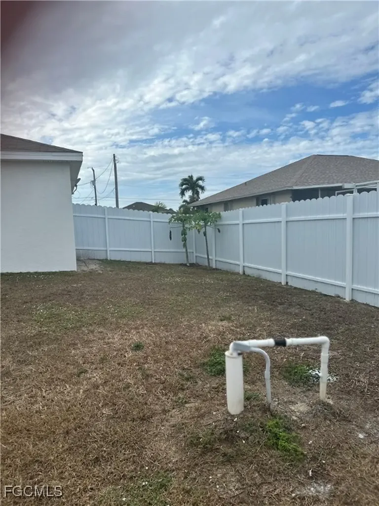 2017 NW 1st Avenue Cape Coral FL 33993