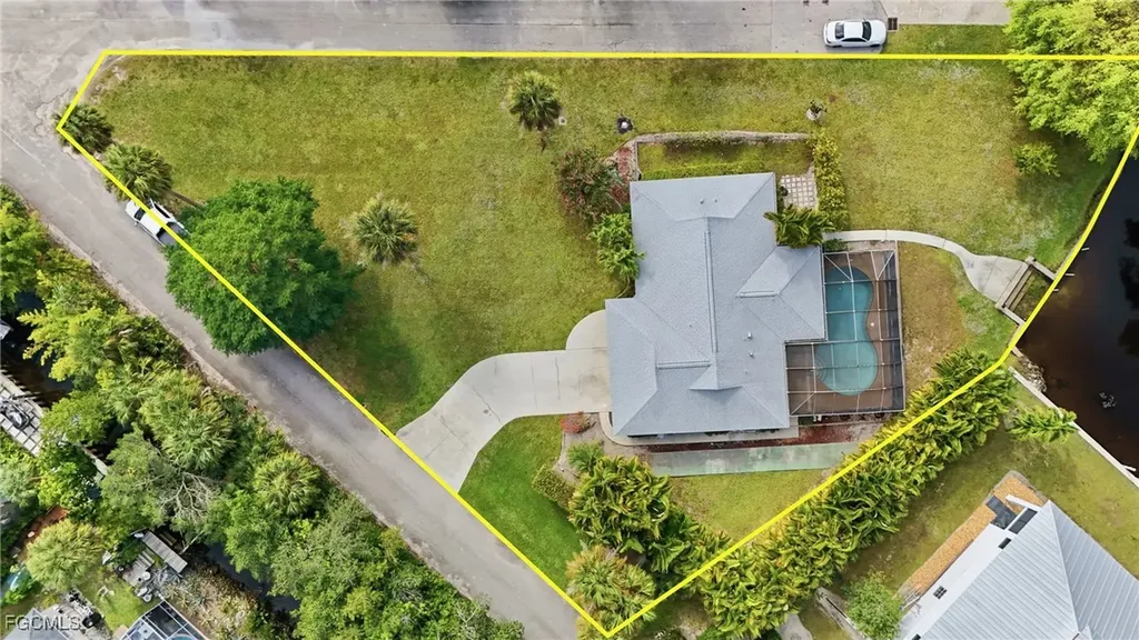 27200 Esther Drive Bonita Springs FL 34135