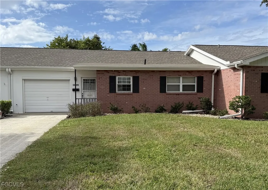 Fort Myers FL, 6954 Myerlee Country Club Boulevard