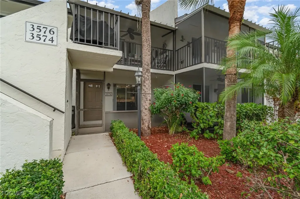 3574 Antarctic Circle Naples FL 34112