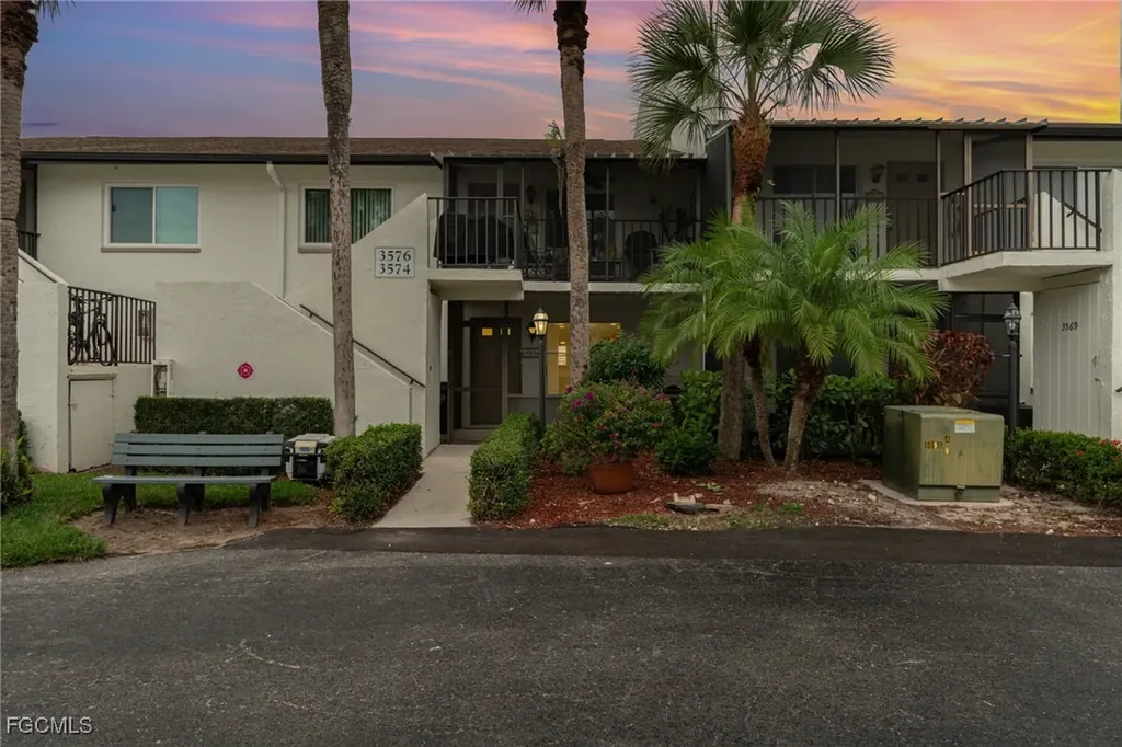 3574 Antarctic Circle Naples FL 34112