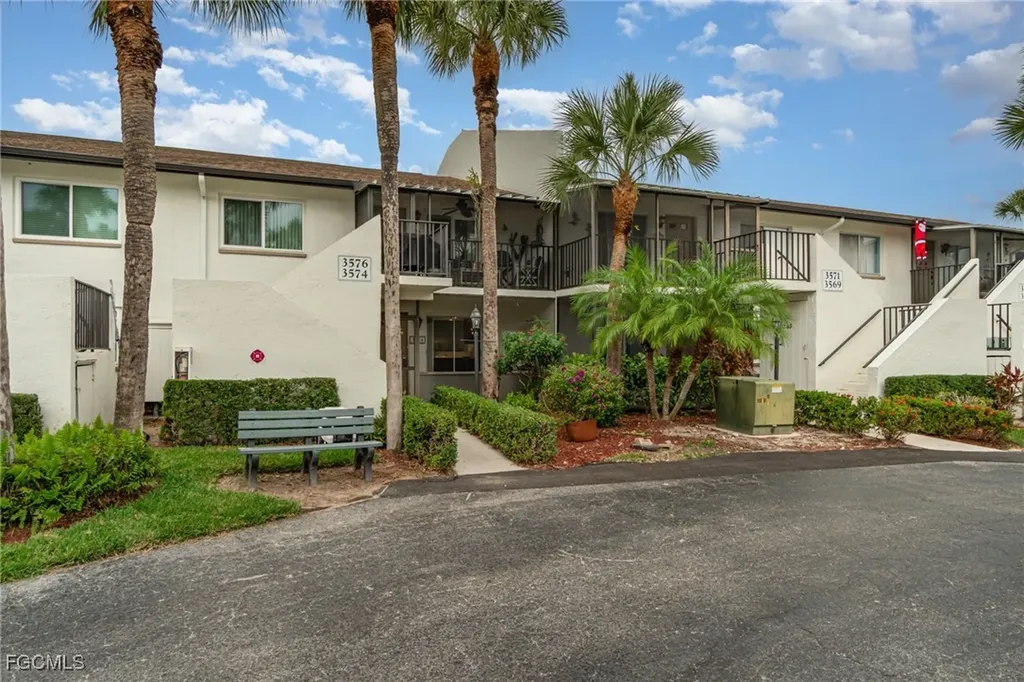 3574 Antarctic Circle Naples FL 34112