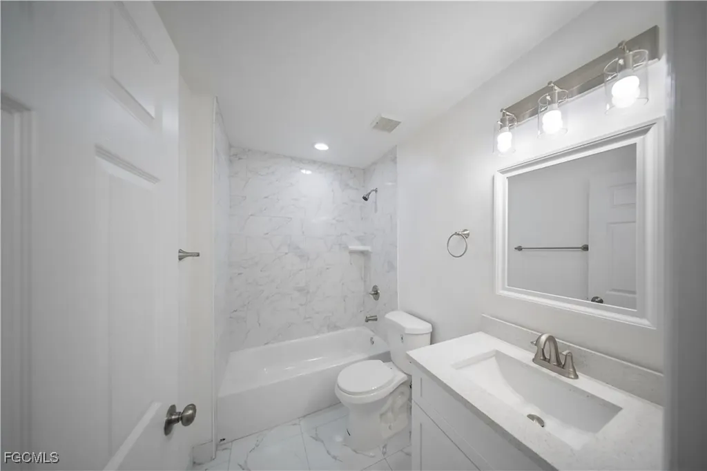 1235 NW 33rd Place Cape Coral FL 33993
