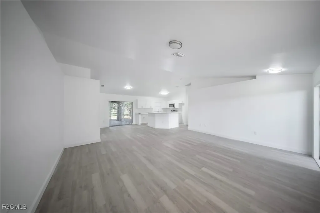 1235 NW 33rd Place Cape Coral FL 33993