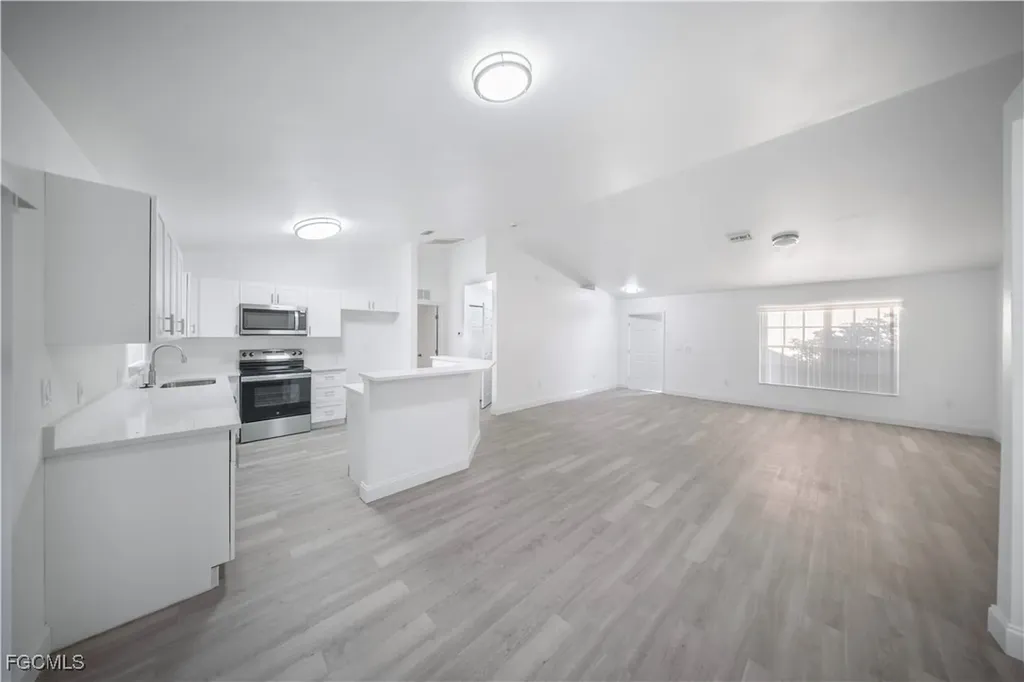 1235 NW 33rd Place Cape Coral FL 33993