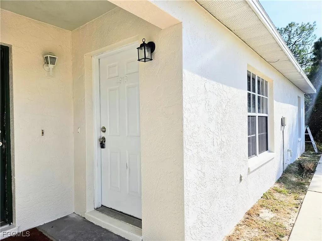 4916 Leonard Boulevard S Lehigh Acres FL 33973