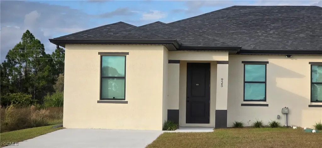 925 Chenault Street Lehigh Acres FL 33974