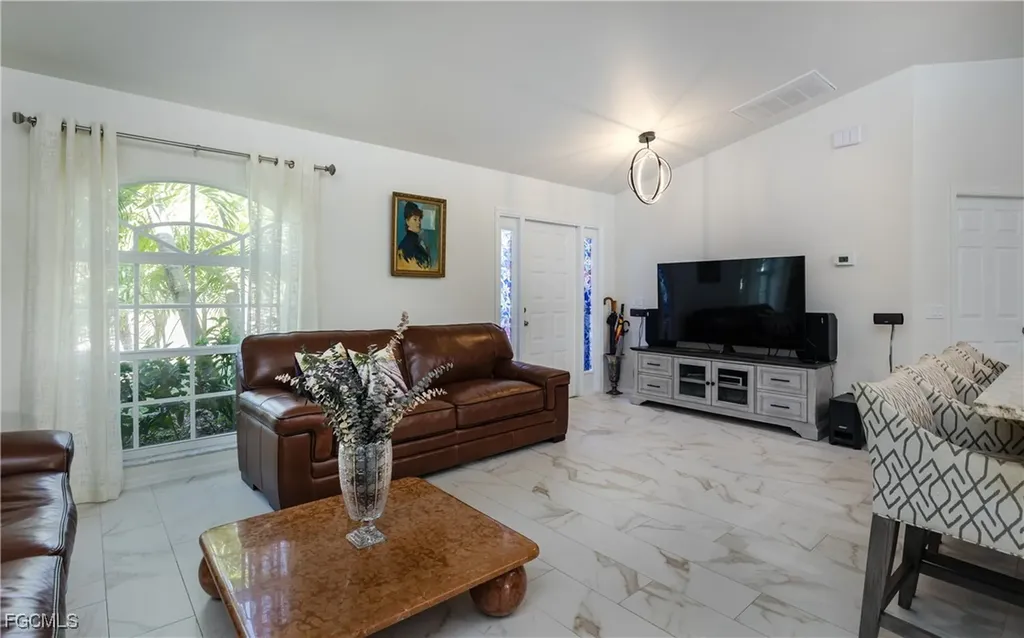 206 SE 28th Terrace Cape Coral FL 33904