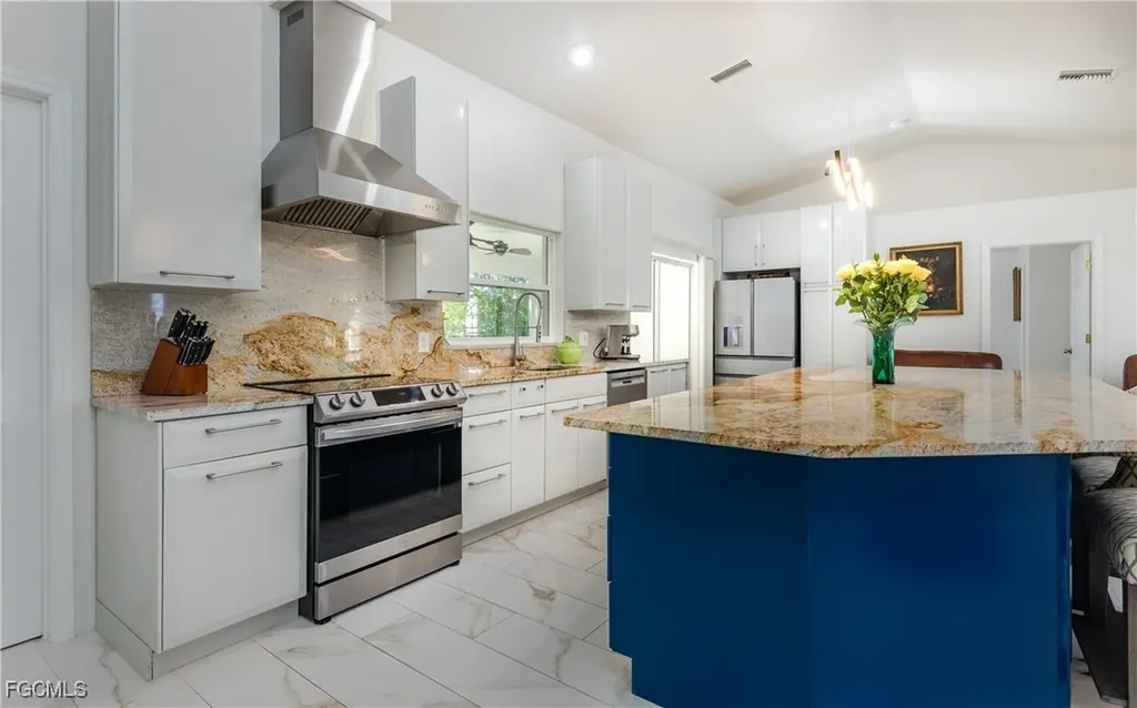 206 SE 28th Terrace Cape Coral FL 33904
