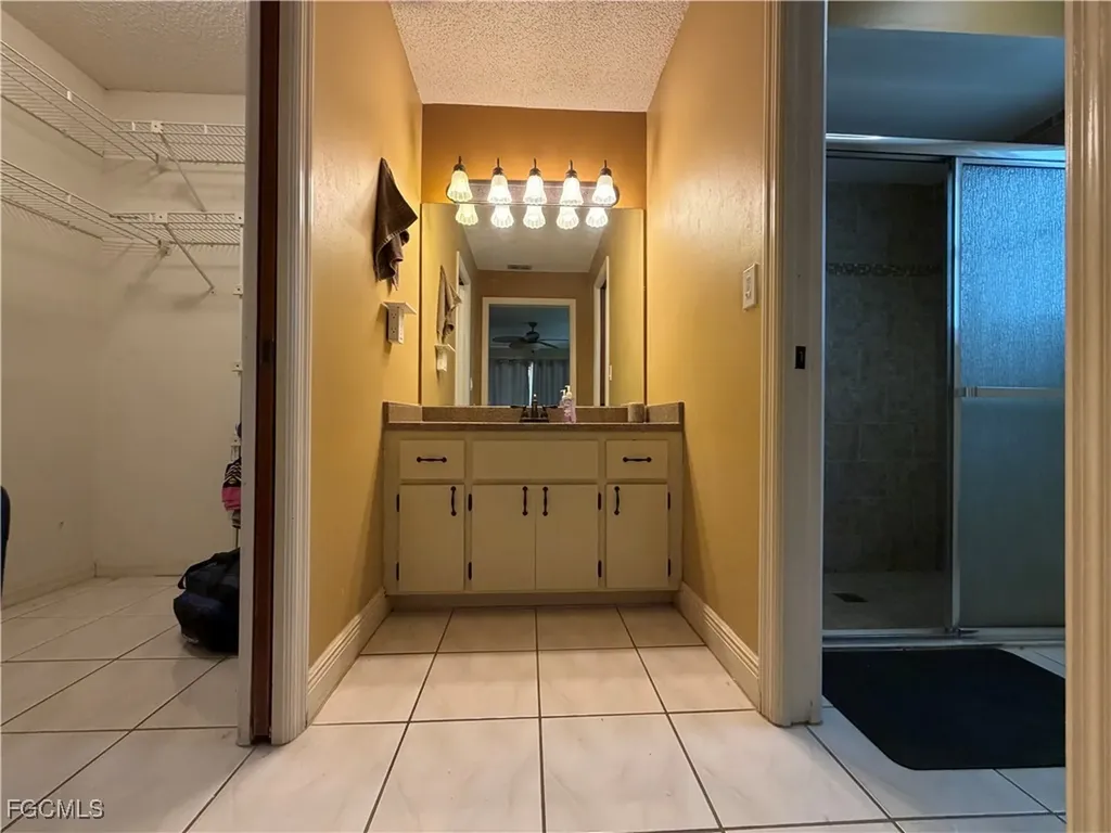1410 SE 1st Terrace Cape Coral FL 33990