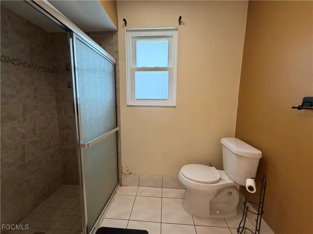 1410 SE 1st Terrace Cape Coral FL 33990