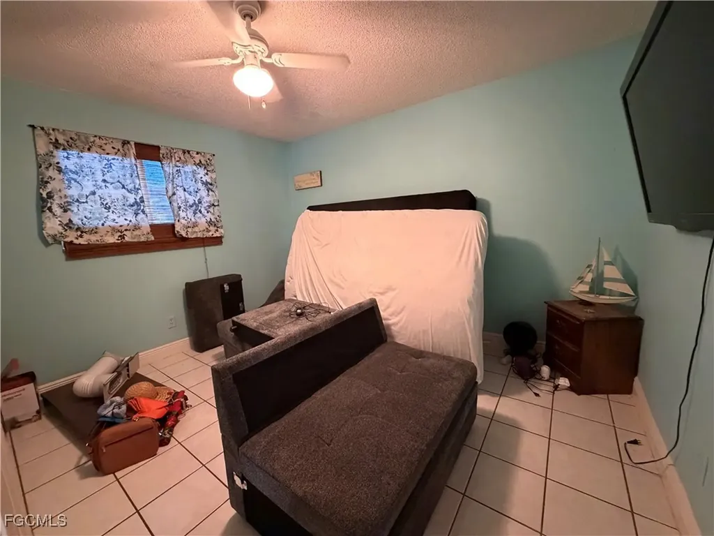 1410 SE 1st Terrace Cape Coral FL 33990