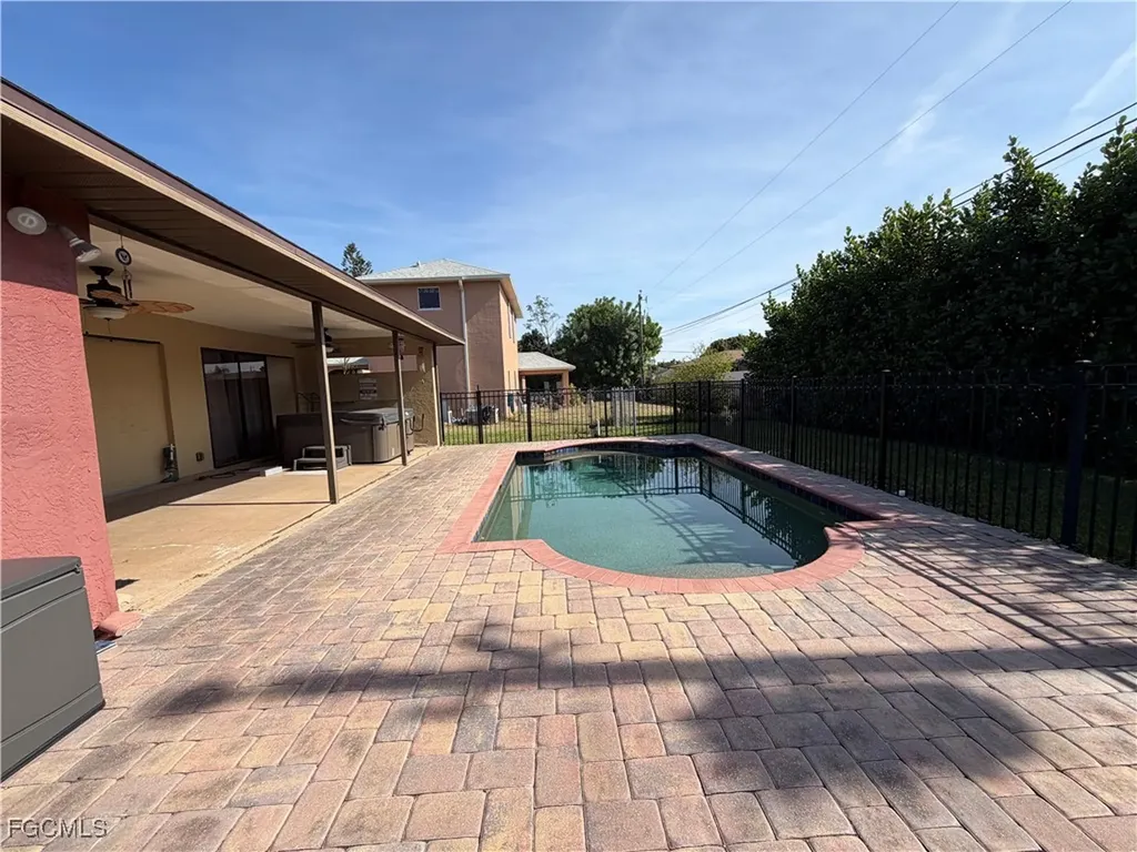 1410 SE 1st Terrace Cape Coral FL 33990