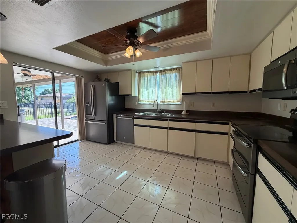 1410 SE 1st Terrace Cape Coral FL 33990