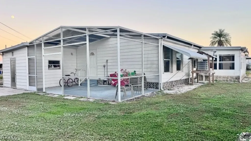 5635 Captain John Smith Loop North Fort Myers FL 33917