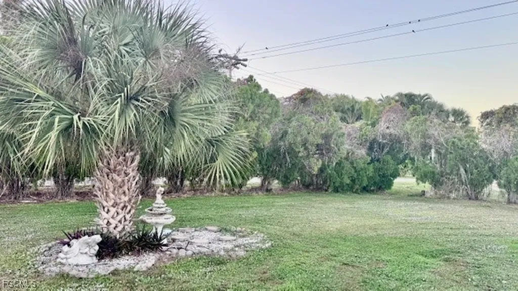 5635 Captain John Smith Loop North Fort Myers FL 33917