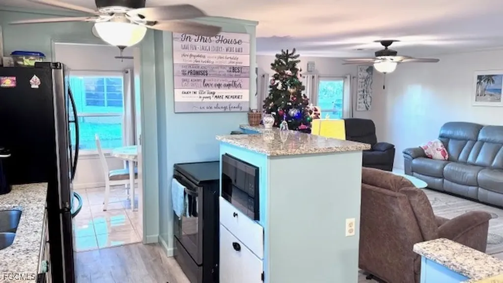 5635 Captain John Smith Loop North Fort Myers FL 33917