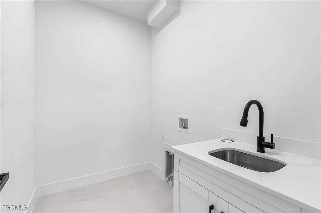 127 NW 14th Avenue Cape Coral FL 33993