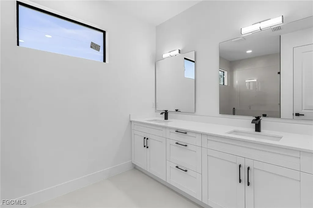 127 NW 14th Avenue Cape Coral FL 33993