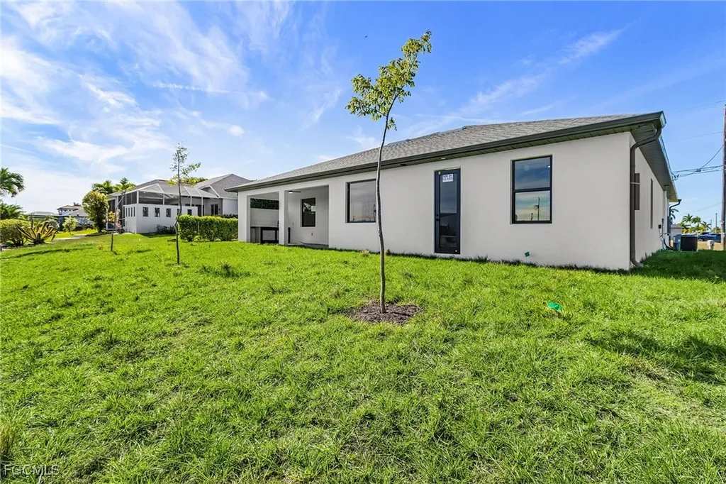 127 NW 14th Avenue Cape Coral FL 33993